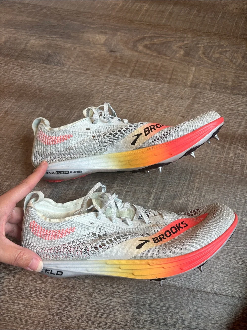 Brooks Hyperion Elite LD Track Spikes M8.5/W10 Light Gray Performance Running
